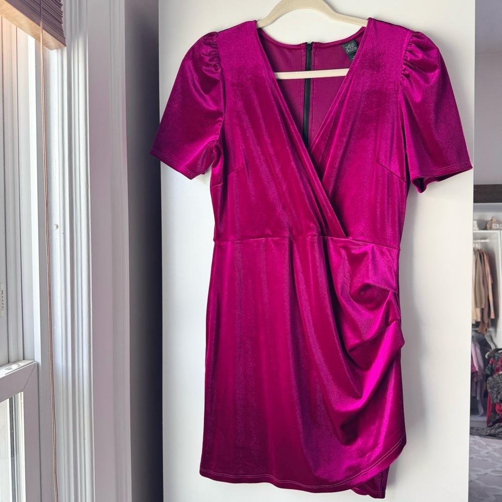 WILD FABLE | TARGET MAGENTA FUSCHIA VELVET RUCHED SHORT SLEEVE MINI DANCE DRESS